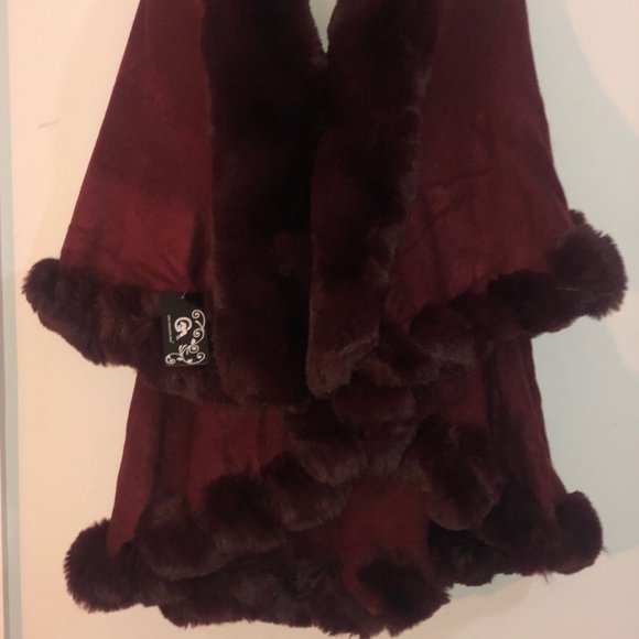 COPY - FAUX FUR TRIM KNITTED PONCHO - Picture 5 of 11